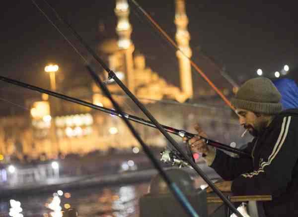 Galata Köprüsü'nde Balıkçılar