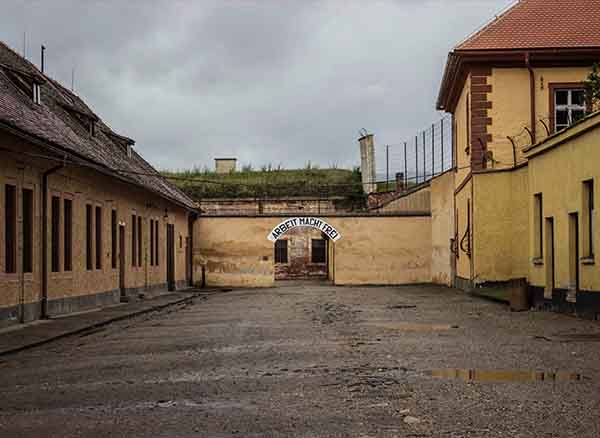 Terezin Nazi Kampı